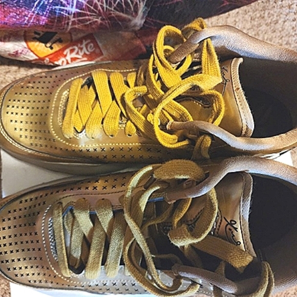 🔥🔥Nike KOBE 10 EXT Liquid Gold, size 8.5🔥🔥 - Picture 5 of 6